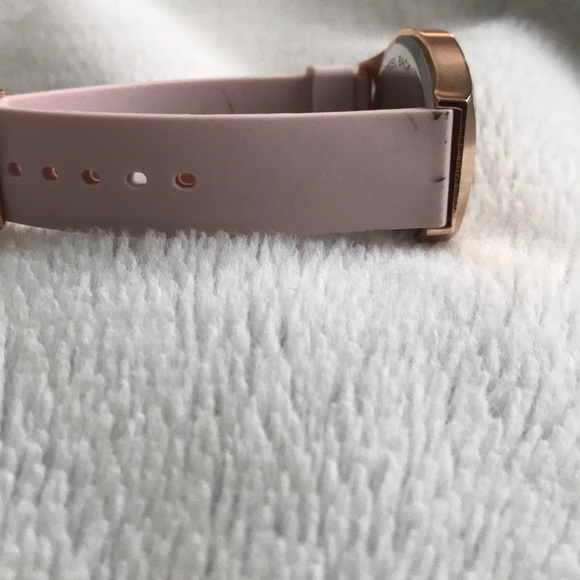Rose gold and baby pink watch - Picture 3 of 3